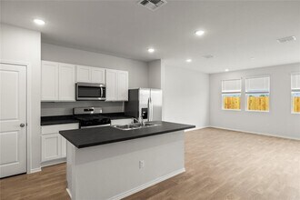 116 Kendall Ln in Maxwell, TX - Building Photo - Building Photo