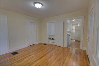 1127 11th St in Moline, IL - Building Photo - Building Photo