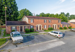 Oakwood Villa Apartments in Kannapolis, NC - Building Photo - Primary Photo