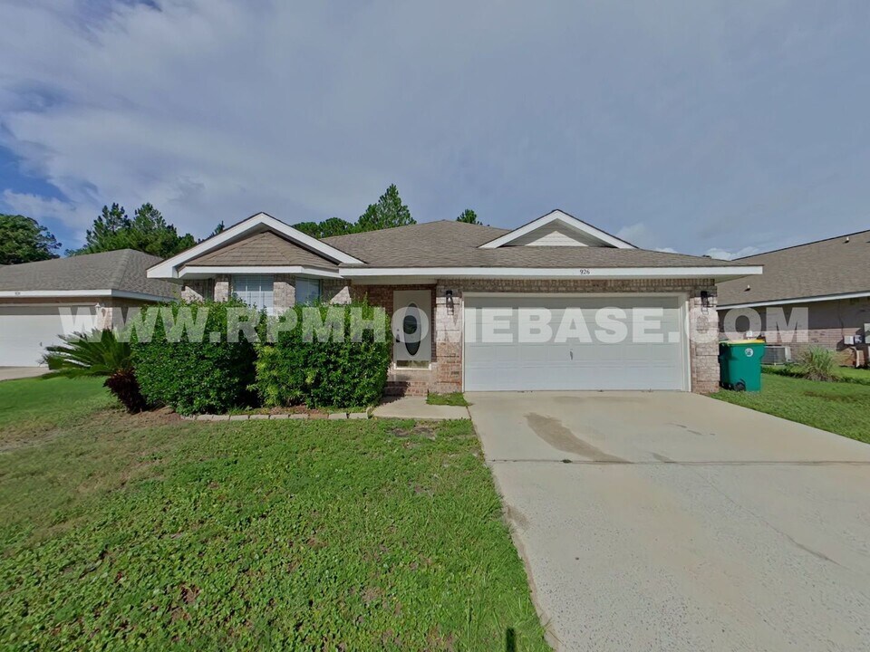 926 Lajolla Ln in Mary Esther, FL - Building Photo