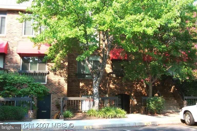 710 15th St S in Arlington, VA - Building Photo