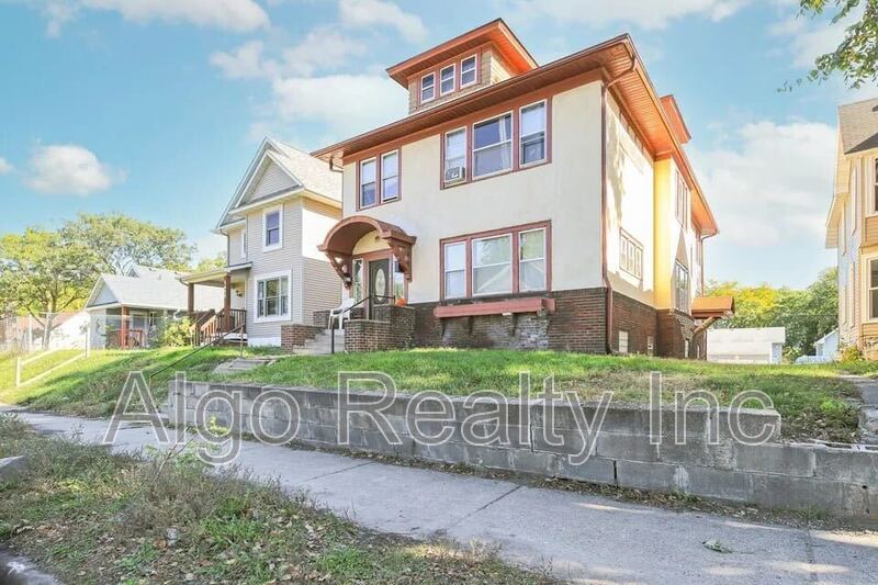 2646 Dupont Ave N in Minneapolis, MN - Building Photo