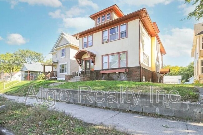 property at 2646 Dupont Ave N