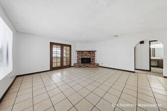 1418 Santa Margarita St in Las Vegas, NV - Building Photo - Building Photo