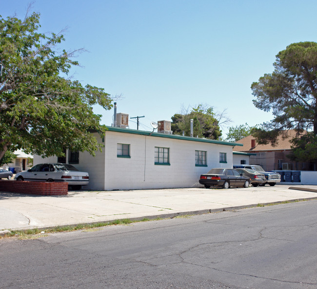 3400 Hueco Ave in El Paso, TX - Foto de edificio - Building Photo