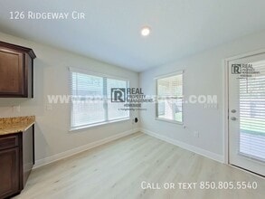 126 Ridgeway Cir in Crestview, FL - Building Photo - Building Photo