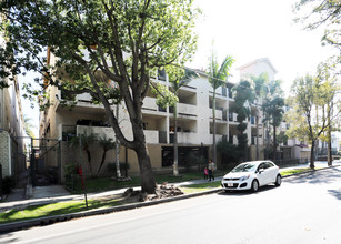 Vista Royale Apartments in Santa Ana, CA - Building Photo - Building Photo