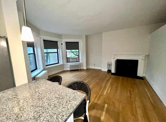 475 Beacon St, Unit 6 in Boston, MA - Building Photo - Building Photo