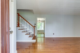 1316 Rivermont Dr in Gallatin, TN - Foto de edificio - Building Photo