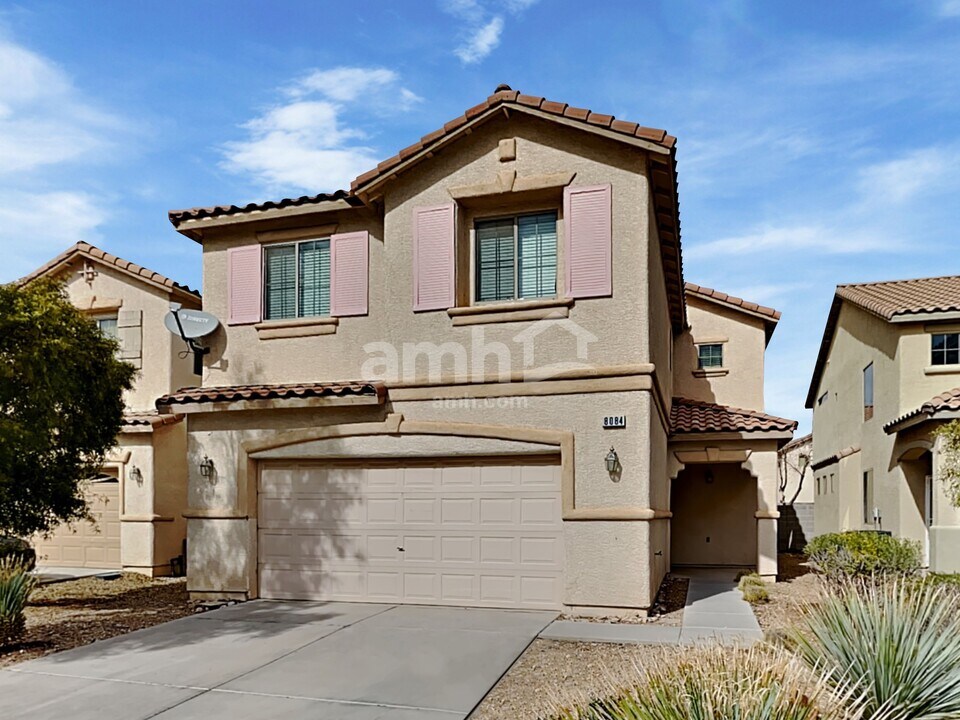 8084 Villa Trovas Ct in Las Vegas, NV - Building Photo