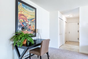 Annapolis Roads Apartments in Annapolis, MD - Building Photo