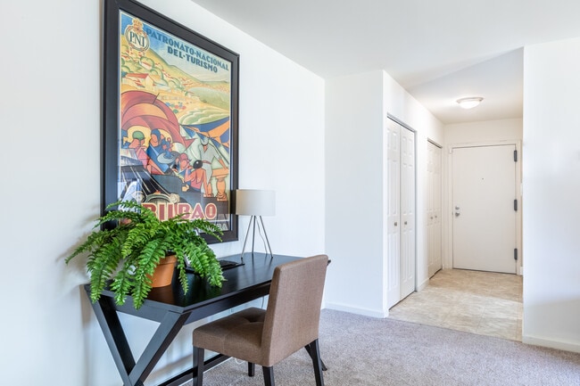 Annapolis Roads Apartments