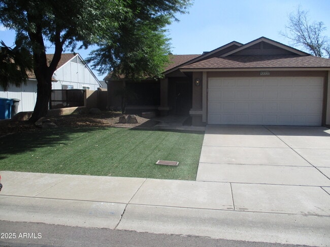 3317 W Quail Ave