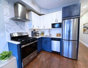 126 Randolph Ave in Jersey City, NJ - Building Photo - Building Photo