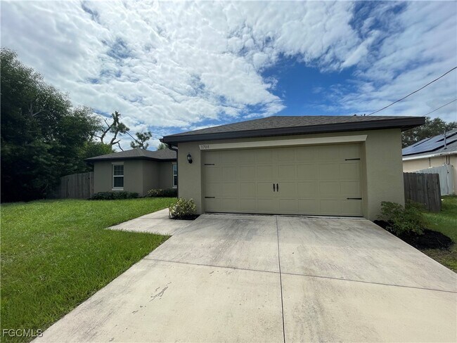 1708 NW 11th Terrace in Cape Coral, FL - Building Photo - Building Photo