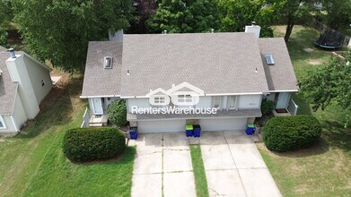 612 SE Kristi Ln in Lee's Summit, MO - Building Photo - Building Photo