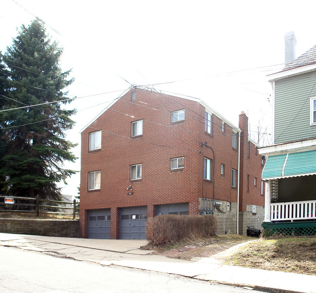 257 Ornsby St in Pittsburgh, PA - Foto de edificio - Building Photo