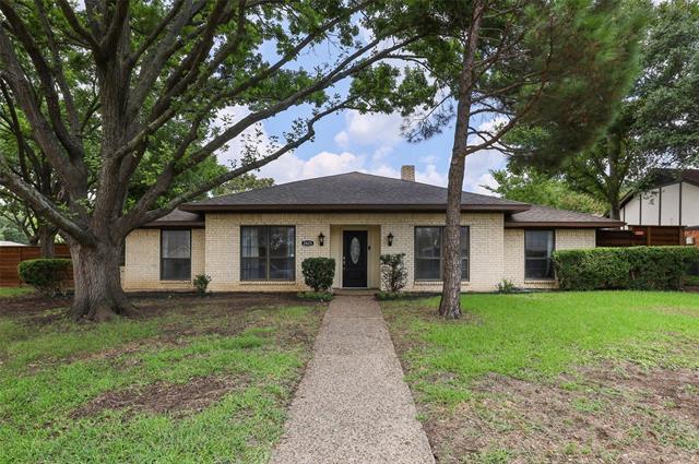 property at 2825 Knollwood Dr