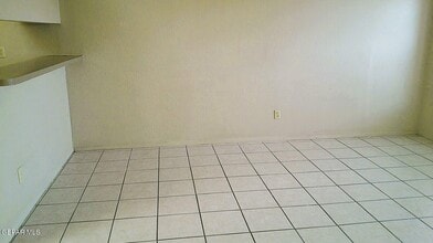 3001 E Glen Dr in El Paso, TX - Building Photo - Building Photo