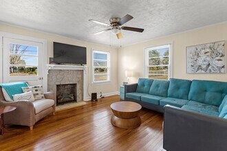 2465 Griffith Rd in Winston-Salem, NC - Building Photo - Building Photo