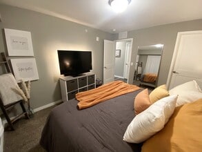 The Pointe @ Merchant Square in Owatonna, MN - Building Photo - Building Photo