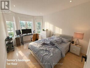 42 Fouracre Way in Aurora, ON - Building Photo - Building Photo