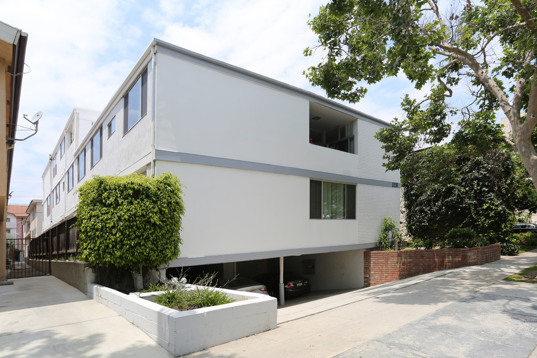 329 S Rexford Dr in Beverly Hills, CA - Building Photo