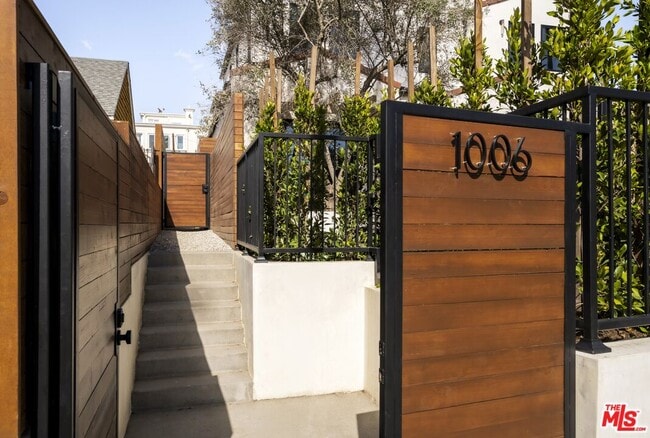 property at 1006 S Bundy Dr