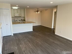 297 Cozzens Ct in East Brunswick, NJ - Building Photo - Building Photo