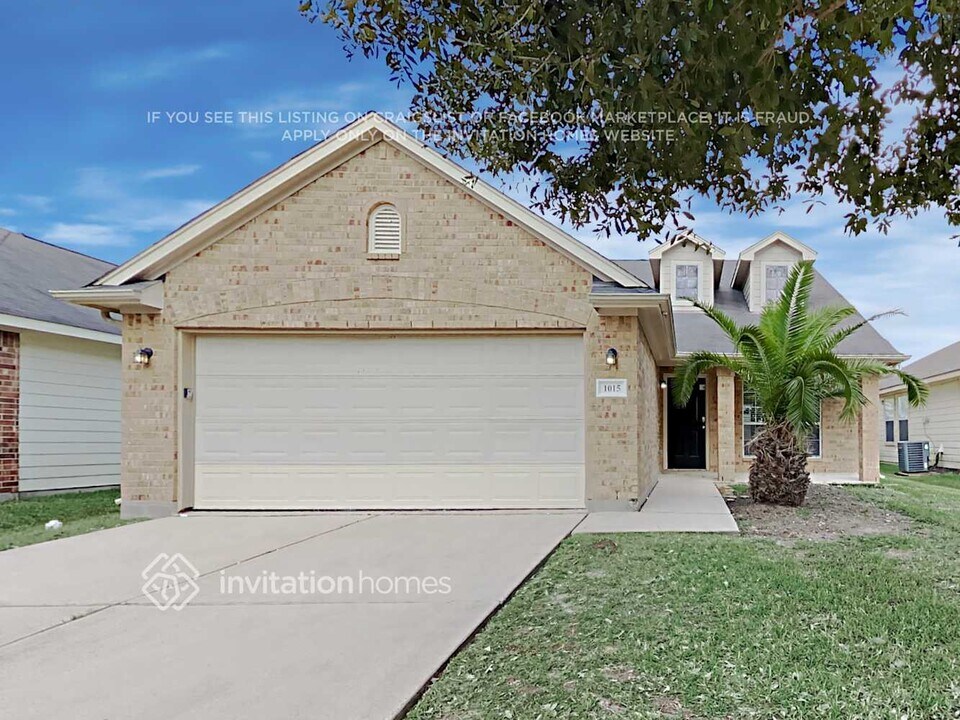 1015 Redcrest Springs Ct in Houston, TX - Foto de edificio