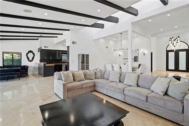 18911 La Montana Pl in Los Angeles, CA - Building Photo - Building Photo