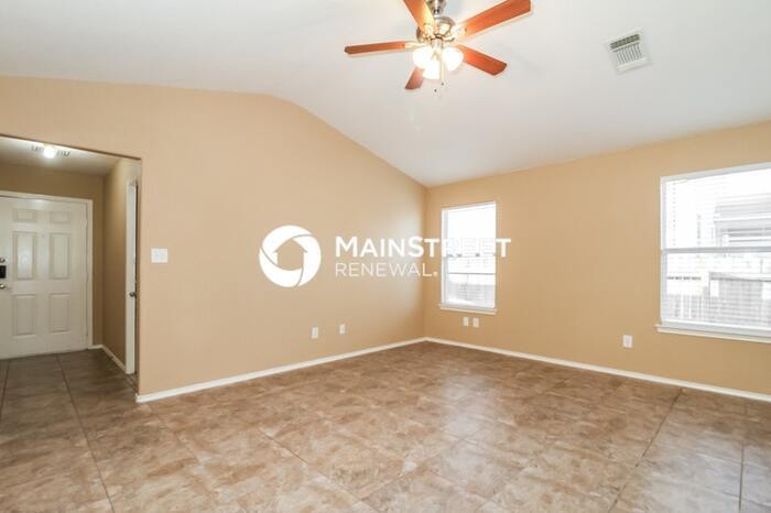 2115 Clear Ct in San Antonio, TX - Building Photo