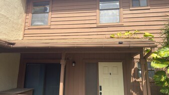 6180 Pine Tree Ln in Tamarac, FL - Building Photo