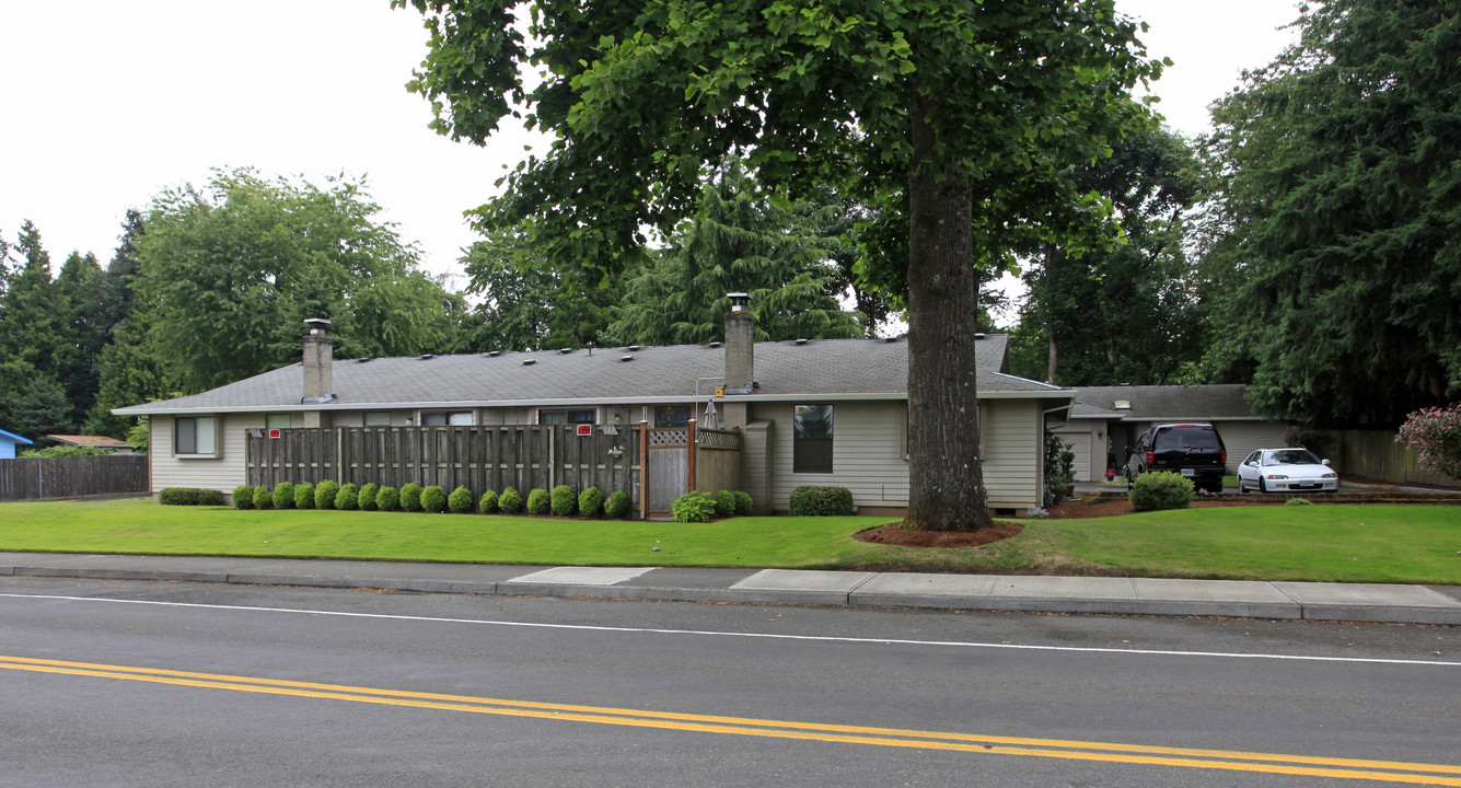 Melissa Dawn Luxury Apartments in Gresham, OR - Building Photo