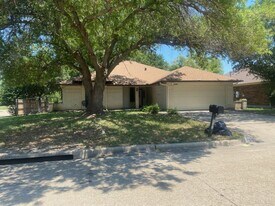 6501 Eldorado Dr in Arlington, TX - Building Photo