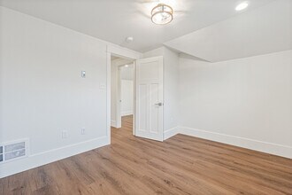 1001 N 49th St in Seattle, WA - Building Photo - Building Photo