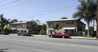 Whispering Palms in Anaheim, CA - Foto de edificio - Building Photo