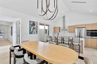 58 NE 45th St in Miami, FL - Foto de edificio - Building Photo