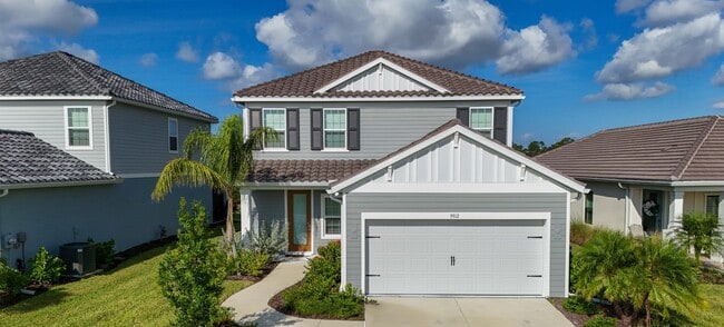 9912 Crystal Isles Cir