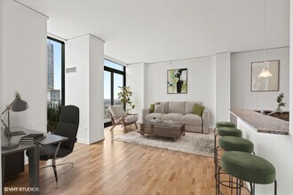 225 N Columbus Dr in Chicago, IL - Building Photo - Building Photo