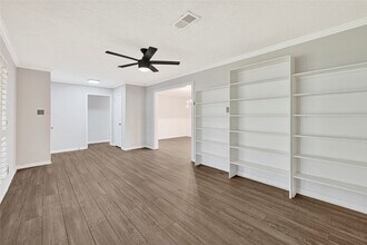 122 Gruss Dr in Houston, TX - Building Photo - Building Photo