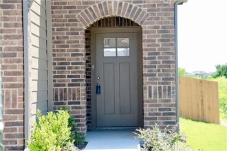 3103 Crystal Bend Dr in Pflugerville, TX - Foto de edificio - Building Photo