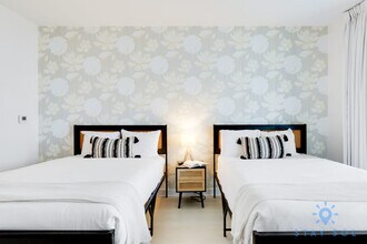 2602 E Hallandale Beach Blvd in Hallandale Beach, FL - Foto de edificio - Building Photo