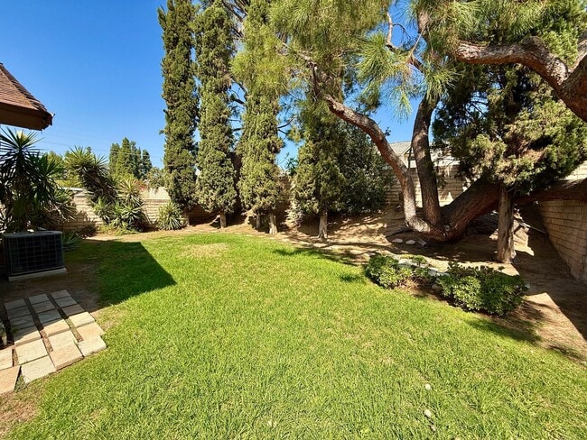 21923 Merridy St in Los Angeles, CA - Building Photo - Building Photo