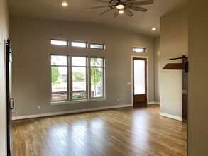 160 Blue Heron Ct in The Dalles, OR - Building Photo - Building Photo