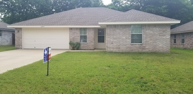 property at 2305 Upland Bend Dr