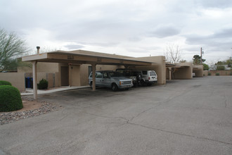 2447-2449 N Fair Oaks Ave in Tucson, AZ - Building Photo - Building Photo