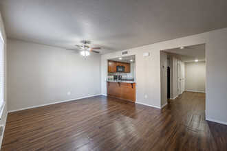 Pavilion Place Apartments, LLC in Fort Smith, AR - Building Photo - Interior Photo