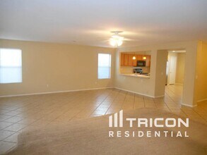 10610 E Baywood Ave in Mesa, AZ - Building Photo - Building Photo