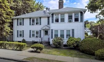 124 Langley Rd in Newton, MA - Building Photo